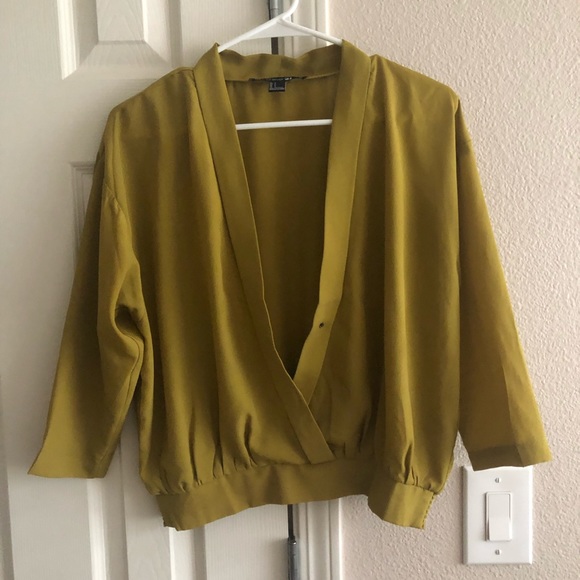 Mustard 3/4 sleeve top - Picture 3 of 4